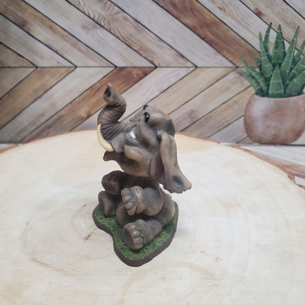 Vintage Ceramic Elephant Bobble Head Figurine with Tusks - Picture 2 of 5